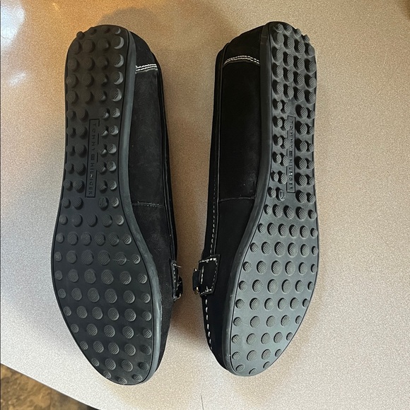 Tommy Hilfiger Black Loafers with Gold Accent - Picture 4 of 5